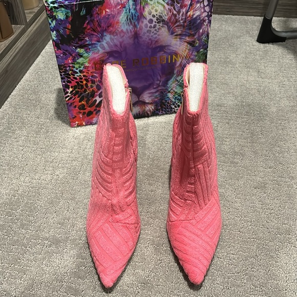 Pink booties - Picture 7 of 9